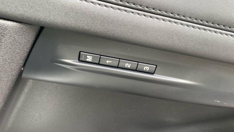 Land Rover Range Rover Evoque 1.5 P300e R-Dynamic SE 5dr Auto Hatchback